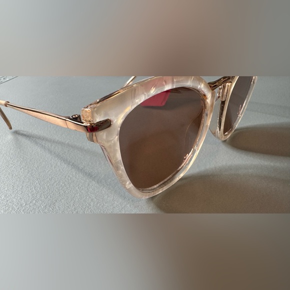 Betsey Johnson shell-effect mirrored cat eye Sunglasses - Picture 3 of 5